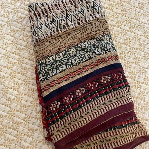 New! Huge, airy One Hundred Stars shawl 76 x 40 - Picture 4 of 9